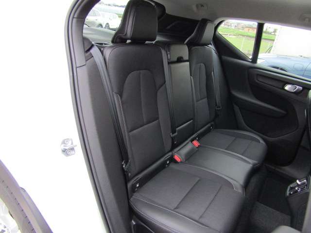 ボルボ ＸＣ４０ Ｔ４　モメンタム R2年 (四国) 99