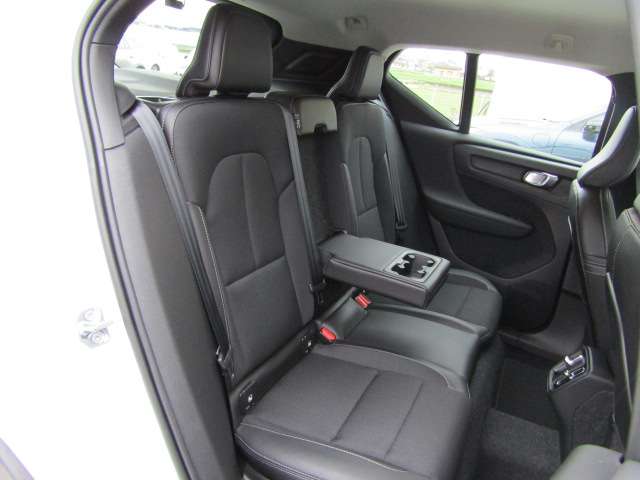ボルボ ＸＣ４０ Ｔ４　モメンタム R2年 (四国) 99
