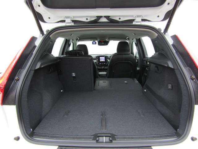 ボルボ ＸＣ４０ Ｔ４　モメンタム R2年 (四国) 99