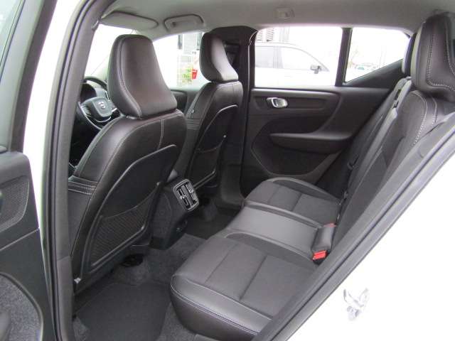 ボルボ ＸＣ４０ Ｔ４　モメンタム R2年 (四国) 99