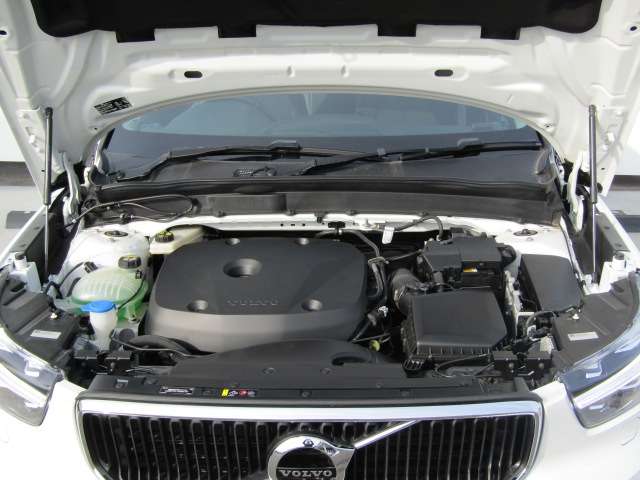 ボルボ ＸＣ４０ Ｔ４　モメンタム R2年 (四国) 99