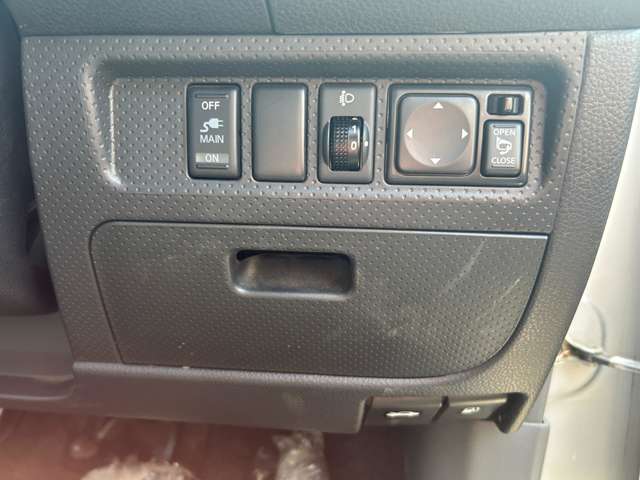 三菱 ランサーカーゴ １．６ １６Ｓ ４ＷＤ H28年 (北海道) 99