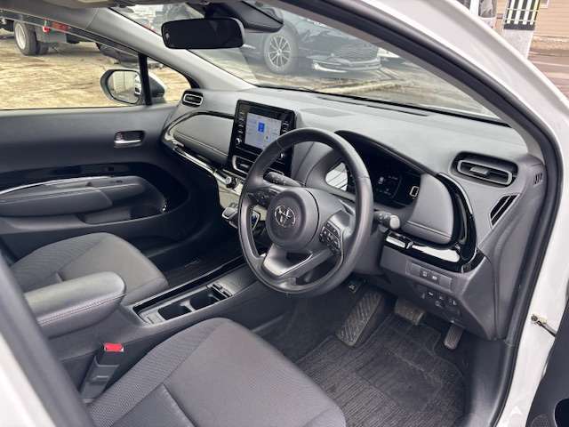 トヨタ アクア １．５ Ｇ Ｅ－ＦＯＵＲ ４ＷＤ R4年 (北海道) 99