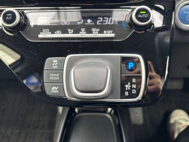 トヨタ アクア １．５ Ｇ Ｅ－ＦＯＵＲ ４ＷＤ R4年 (北海道) 99