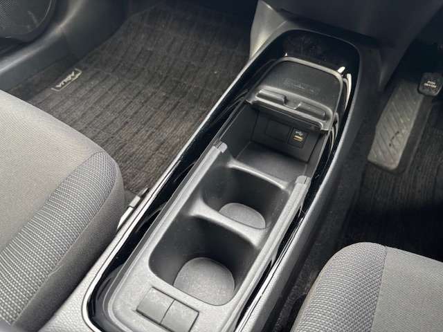 トヨタ アクア １．５ Ｇ Ｅ－ＦＯＵＲ ４ＷＤ R4年 (北海道) 99