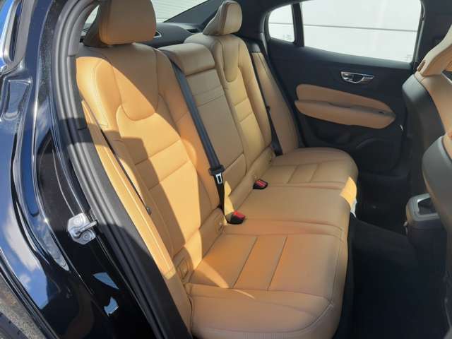 ボルボ Ｓ６０ Ｔ４　モメンタム R2年 (東北) 99