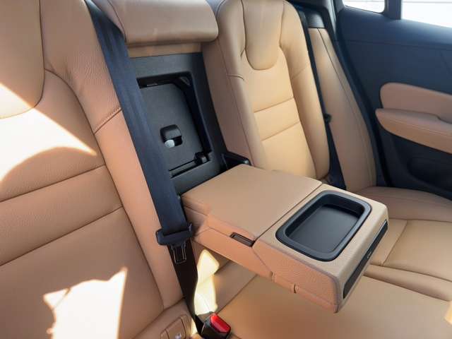 ボルボ Ｓ６０ Ｔ４　モメンタム R2年 (東北) 99