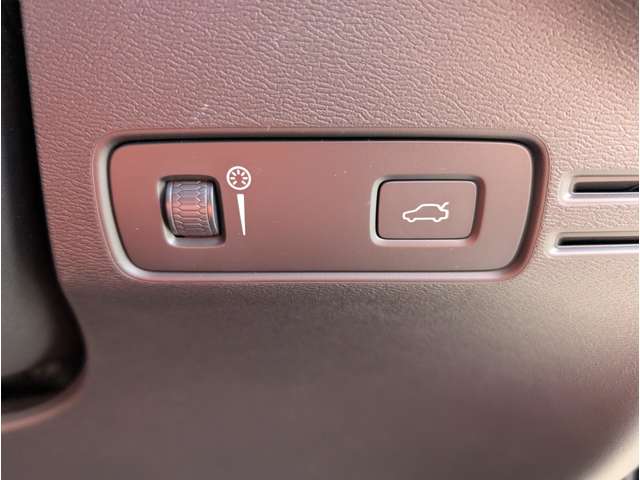 ボルボ ＸＣ４０ Ｔ４ ＡＷＤ インスクリプション ４ＷＤ R1年 (東北) 99