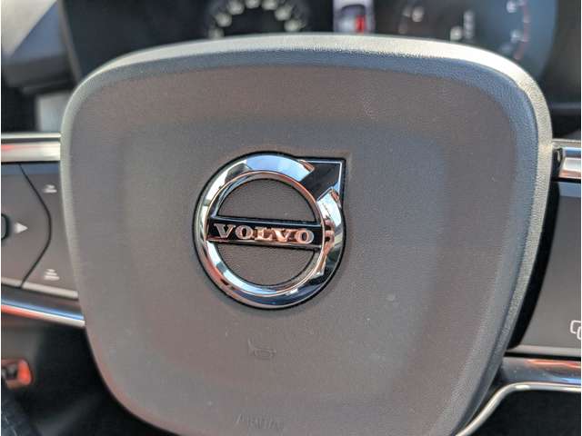 ボルボ ＸＣ４０ Ｔ４ ＡＷＤ インスクリプション ４ＷＤ R1年 (東北) 99