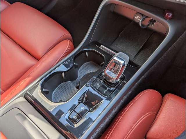 ボルボ ＸＣ４０ Ｔ４ ＡＷＤ インスクリプション ４ＷＤ R1年 (東北) 99