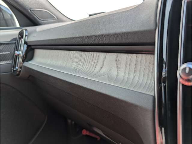 ボルボ ＸＣ４０ Ｔ４ ＡＷＤ インスクリプション ４ＷＤ R1年 (東北) 99