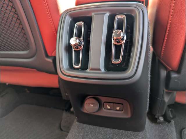 ボルボ ＸＣ４０ Ｔ４ ＡＷＤ インスクリプション ４ＷＤ R1年 (東北) 99