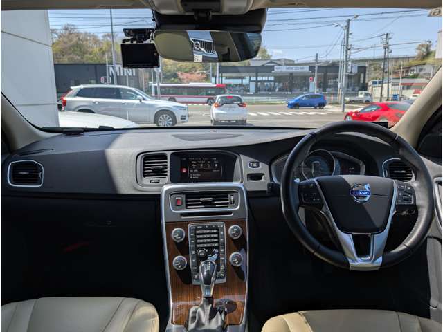 ボルボ Ｖ６０クロスカントリー Ｔ５ ＡＷＤ クラシック ４ＷＤ H30年 (東北) 99