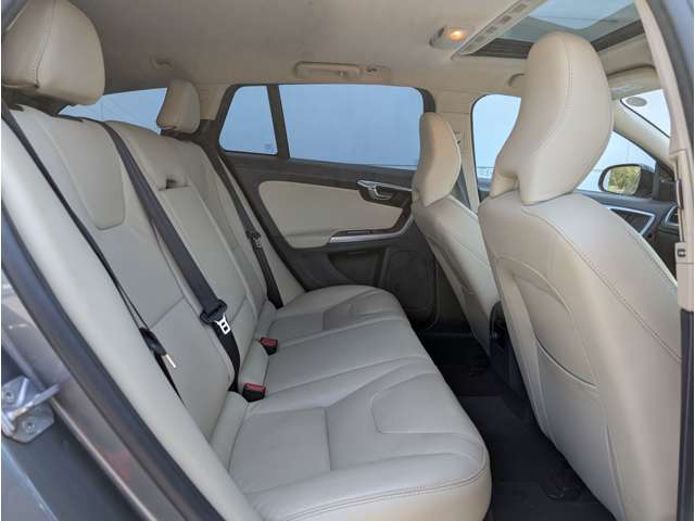 ボルボ Ｖ６０クロスカントリー Ｔ５ ＡＷＤ クラシック ４ＷＤ H30年 (東北) 99