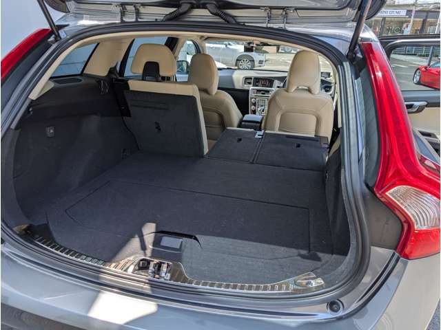 ボルボ Ｖ６０クロスカントリー Ｔ５ ＡＷＤ クラシック ４ＷＤ H30年 (東北) 99