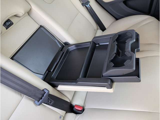 ボルボ Ｖ６０クロスカントリー Ｔ５ ＡＷＤ クラシック ４ＷＤ H30年 (東北) 99