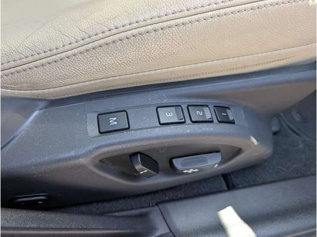 ボルボ Ｖ６０クロスカントリー Ｔ５ ＡＷＤ クラシック ４ＷＤ H30年 (東北) 99