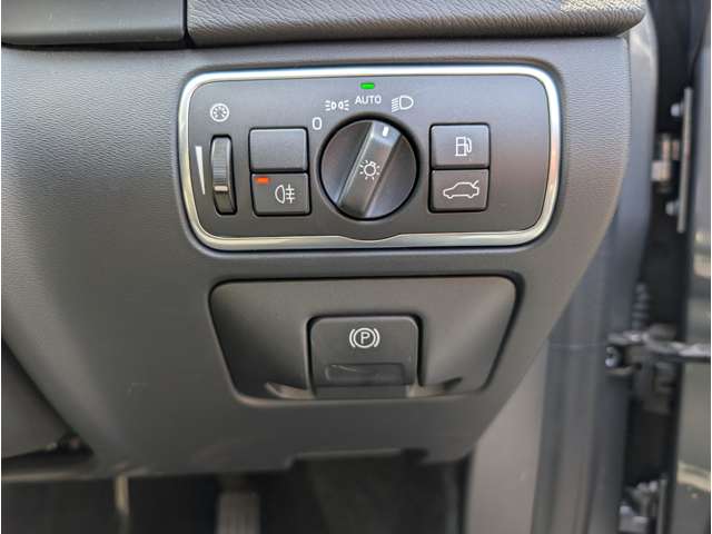 ボルボ Ｖ６０クロスカントリー Ｔ５ ＡＷＤ クラシック ４ＷＤ H30年 (東北) 99