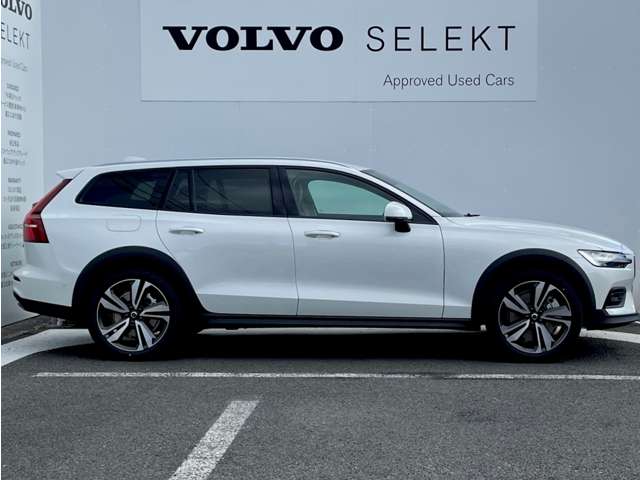 ボルボ Ｖ６０クロスカントリー ウルトラ Ｂ５ ＡＷＤ ４ＷＤ R7年 (東北) 99