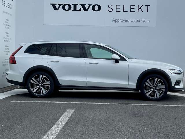 ボルボ Ｖ６０クロスカントリー ウルトラ Ｂ５ ＡＷＤ ４ＷＤ R7年 (東北) 99