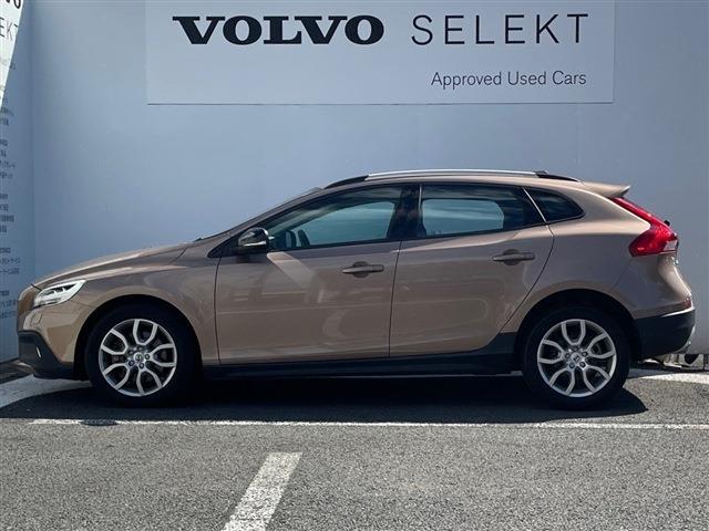 ボルボ Ｖ４０クロスカントリー Ｄ４ モメンタム ディーゼルターボ H28年 (東北) 99