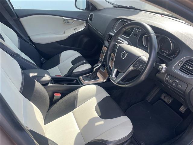 ボルボ Ｖ４０クロスカントリー Ｄ４ モメンタム ディーゼルターボ H28年 (東北) 99