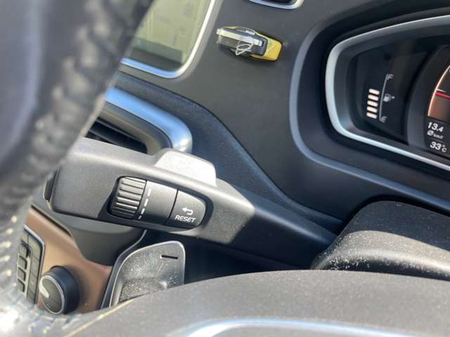 ボルボ Ｖ４０クロスカントリー Ｄ４ モメンタム ディーゼルターボ H28年 (東北) 99