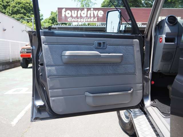 トヨタ ランドクルーザーピックアップ ４．０ ４ＷＤ H27年 (関東) 99