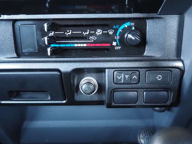 トヨタ ランドクルーザーピックアップ ４．０ ４ＷＤ H27年 (関東) 99