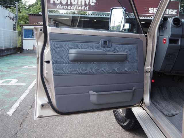 トヨタ ランドクルーザーピックアップ ４．０ ４ＷＤ H27年 (関東) 99