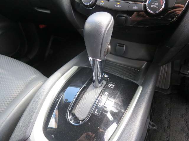 日産 エクストレイル ２．０ ２０Ｘ ３列車 ４ＷＤ R1年 (関東) 99