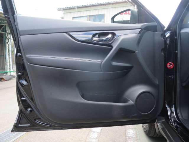 日産 エクストレイル ２．０ ２０Ｘ ３列車 ４ＷＤ R1年 (関東) 99