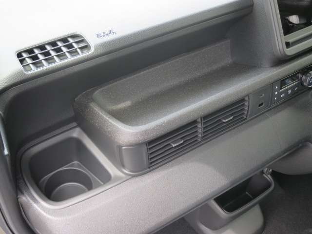 ホンダ Ｎ　ＢＯＸ カスタム ６６０ R7年 (関東) 99