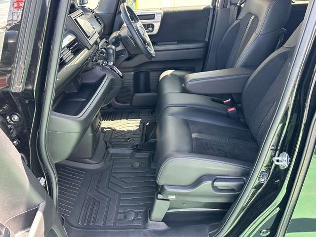 ホンダ Ｎ　ＢＯＸ カスタム ６６０ Ｌ ターボ スタイルプラス ブラック R4年 (東海) 99