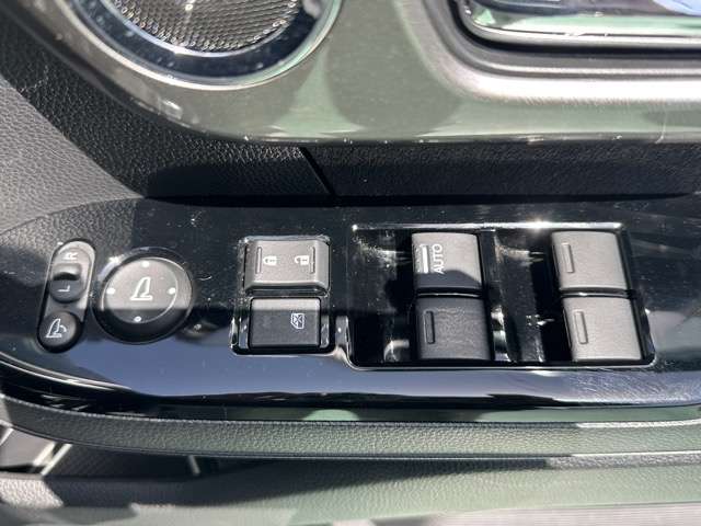 ホンダ Ｎ　ＢＯＸ カスタム ６６０ Ｌ ターボ スタイルプラス ブラック R4年 (東海) 99