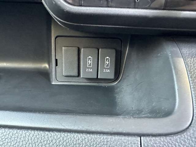 ホンダ Ｎ　ＢＯＸ カスタム ６６０ Ｌ ターボ スタイルプラス ブラック R4年 (東海) 99