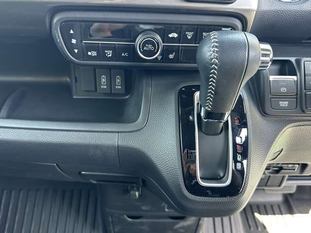 ホンダ Ｎ　ＢＯＸ カスタム ６６０ Ｌ ターボ スタイルプラス ブラック R4年 (東海) 99