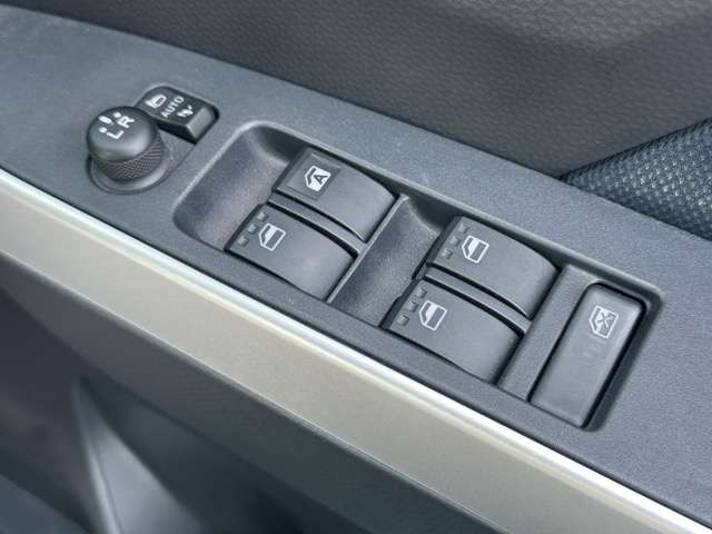 トヨタ ルーミー １．０ カスタム Ｇ－Ｔ R4年 (東海) 99