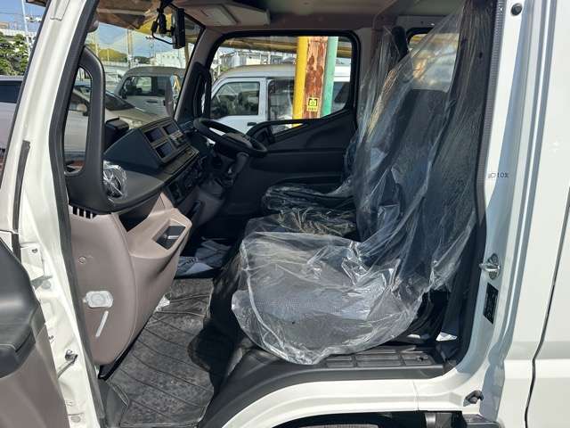 三菱フソウ キャンター ３．０ ダブルキャブ 全低床 ディーゼルターボ R7年 (東海) 99