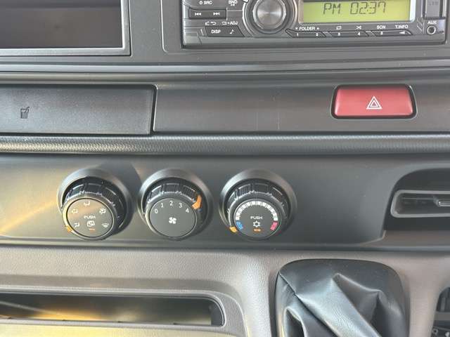 三菱フソウ キャンター ３．０ ダブルキャブ 全低床 ディーゼルターボ R7年 (東海) 99