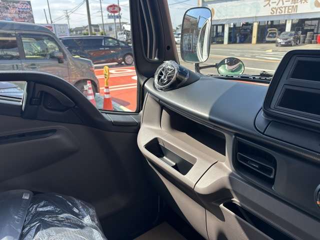 三菱フソウ キャンター ３．０ ダブルキャブ 全低床 ディーゼルターボ R7年 (東海) 99