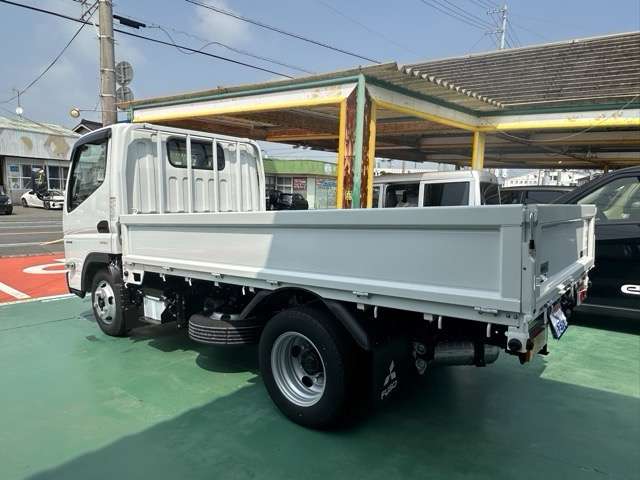 三菱フソウ キャンター ３．０ＤＴ 平ボディ全低床 ２Ｔ R7年 (東海) 99