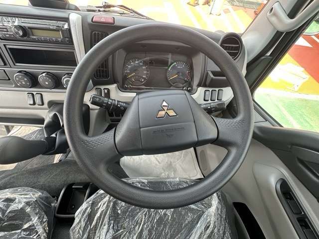 三菱フソウ キャンター ３．０ＤＴ 平ボディ全低床 ２Ｔ R7年 (東海) 99