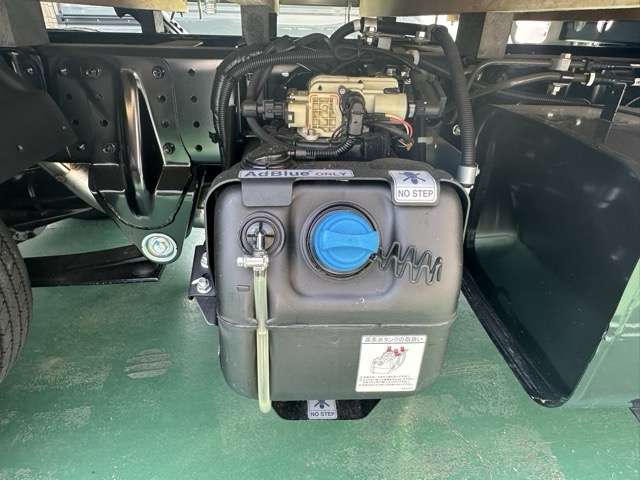 三菱フソウ キャンター ３．０ＤＴ 平ボディ全低床 ２Ｔ R7年 (東海) 99