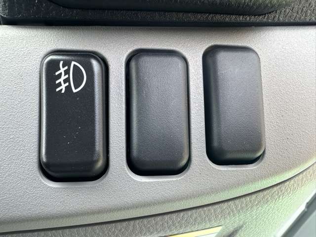 三菱フソウ キャンター ３．０ＤＴ 平ボディ全低床 ２Ｔ R7年 (東海) 99