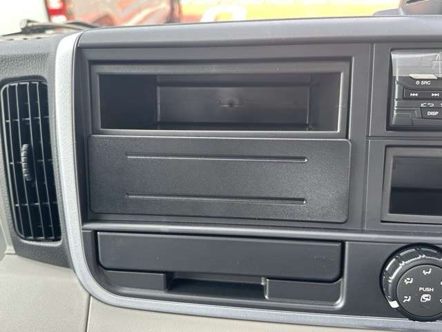 三菱フソウ キャンター ３．０ＤＴ 平ボディ全低床 ２Ｔ R7年 (東海) 99