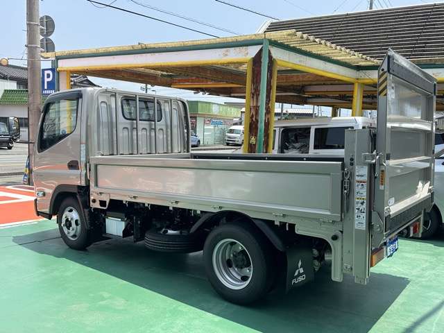 三菱フソウ キャンター ３．０ＤＴ 全低床 ２Ｔ平ボディ垂直ゲート R6年 (東海) 99