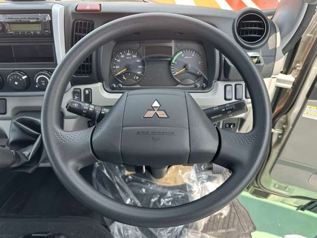 三菱フソウ キャンター ３．０ＤＴ 全低床 ２Ｔ平ボディ垂直ゲート R6年 (東海) 99