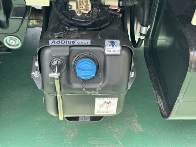 三菱フソウ キャンター ３．０ＤＴ 全低床 ２Ｔ平ボディ垂直ゲート R6年 (東海) 99