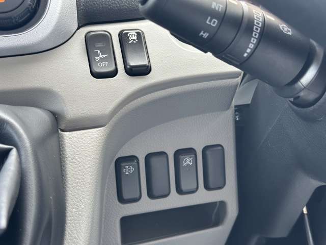 三菱フソウ キャンター ３．０ＤＴ 全低床 ２Ｔ平ボディ垂直ゲート R6年 (東海) 99